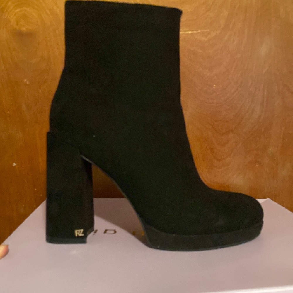 Rachel Zoe size 6 boots